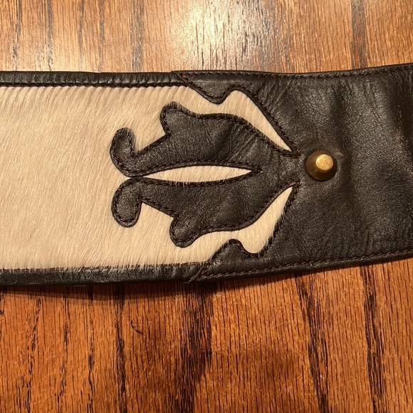 Blush Blush Black Leather And White Calf Hair Wide Belt With Scrolls & 2 Buckles - Picture 7 of 10